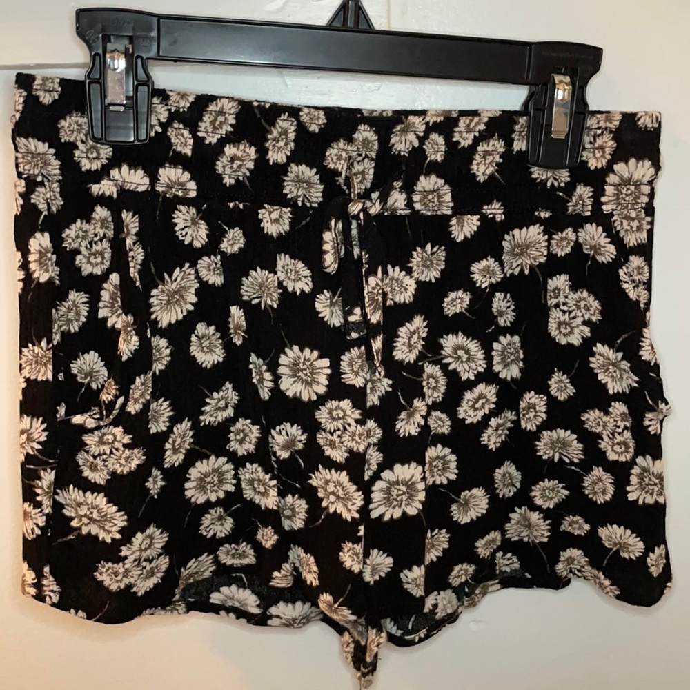 Forever 21 Flowered Shorts with Pockets!!